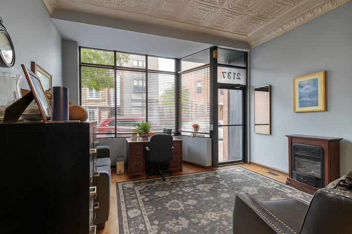 Property Photo:  2137 W Chicago Avenue  IL 60622 