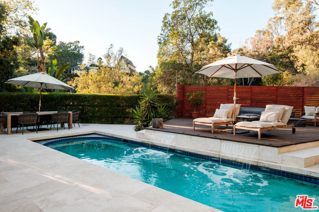 Property Photo:  7963 Willow Glen Road  CA 90046 