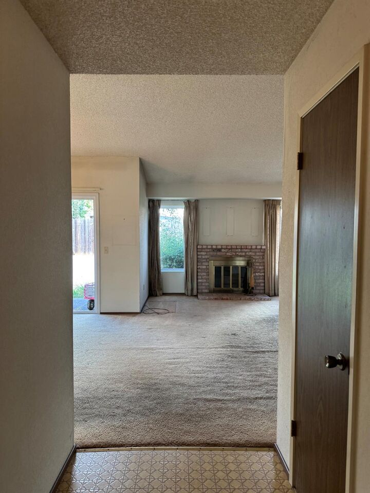 Property Photo: 8141 Steinbeck Way CA 95828