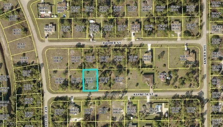 Property Photo: 437 Rayneta Street FL 33974