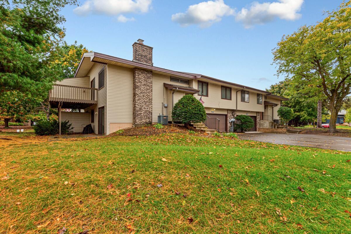 Property Photo: 1504 Pheasantwood Trail MN 55057