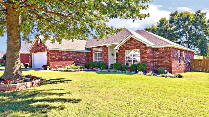 Property Photo: 1859 Lancaster Drive AR 72762