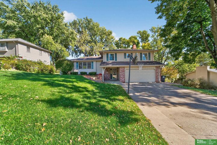 Property Photo: 827 S 121st Street NE 68154