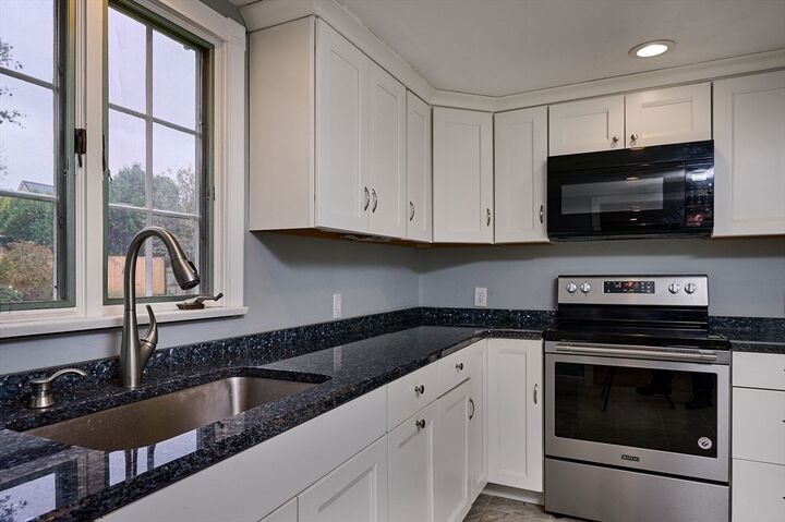 Property Photo:  10 Tulip Lane  MA 01301 