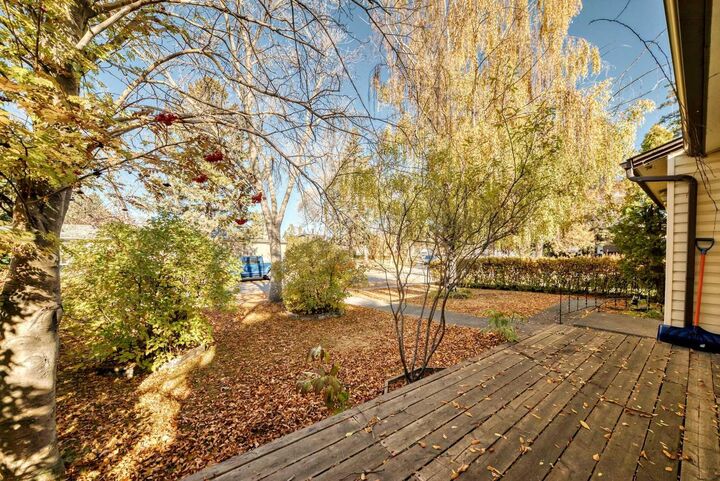 Photo de la propriété: 1942 Cottonwood Crescent SE AB T2B 1P5
