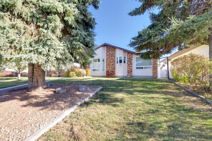 Property Photo:  55 McLevin Crescent  AB T4R 1S8