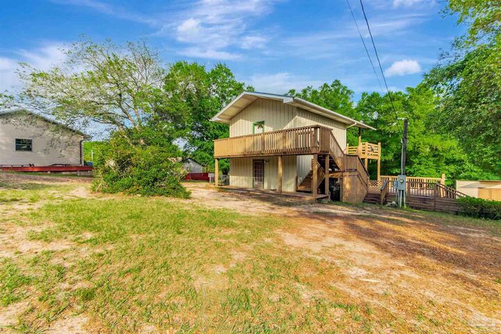 Property Photo: 11133 N Lakeview Dr FL 32583