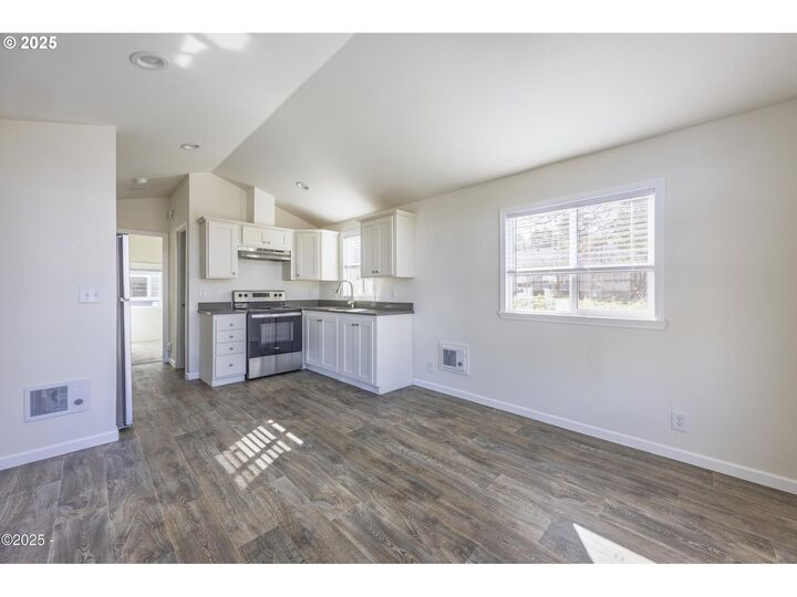 Property Photo: 4875 N Hwy 101 96 OR 97341