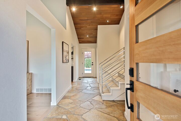 Property Photo:  6556  Humphrey Road  WA 98236 