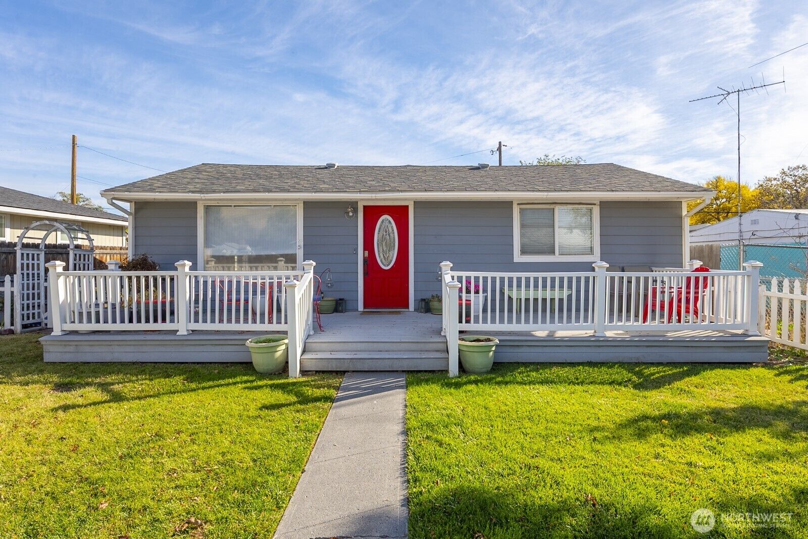 Property Photo:  1116  Cottage Street SE  WA 98823