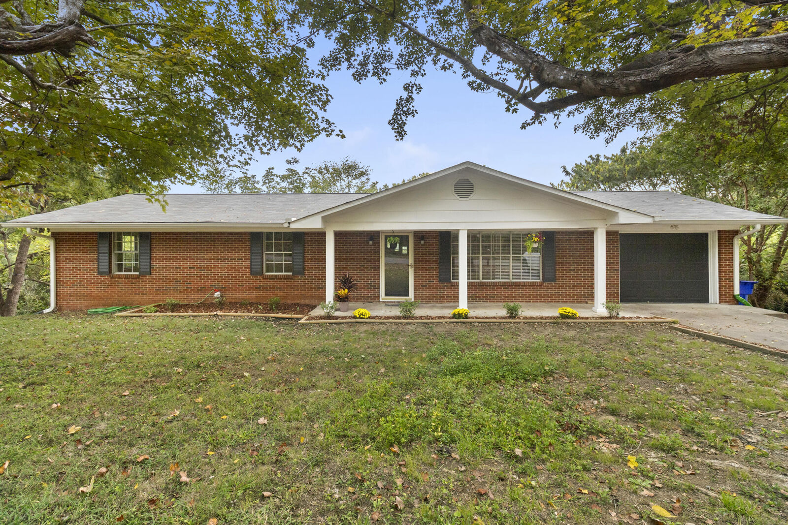 Property Photo:  809 Dockery Lane SE  TN 37323