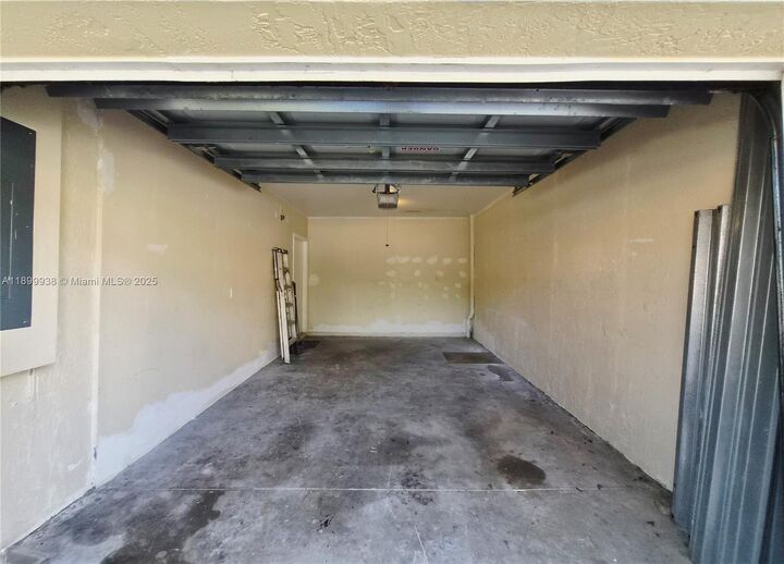 Property Photo: 1209 NW 27th Ave 0 FL 33069
