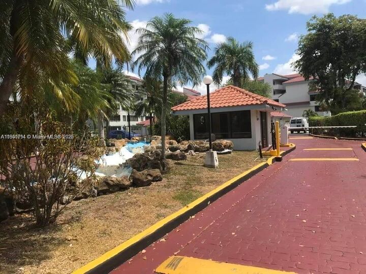 Property Photo: 8215 SW 152nd Ave G-206 FL 33193