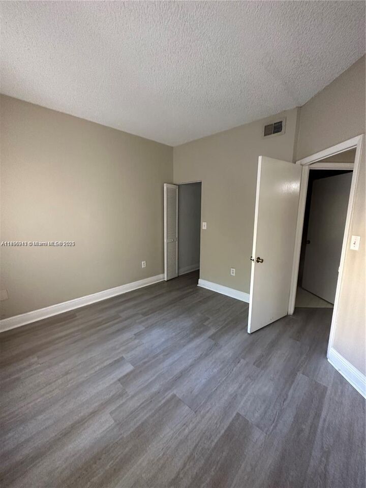 Property Photo:  2445 SW 18th Ter 1002  FL 33315