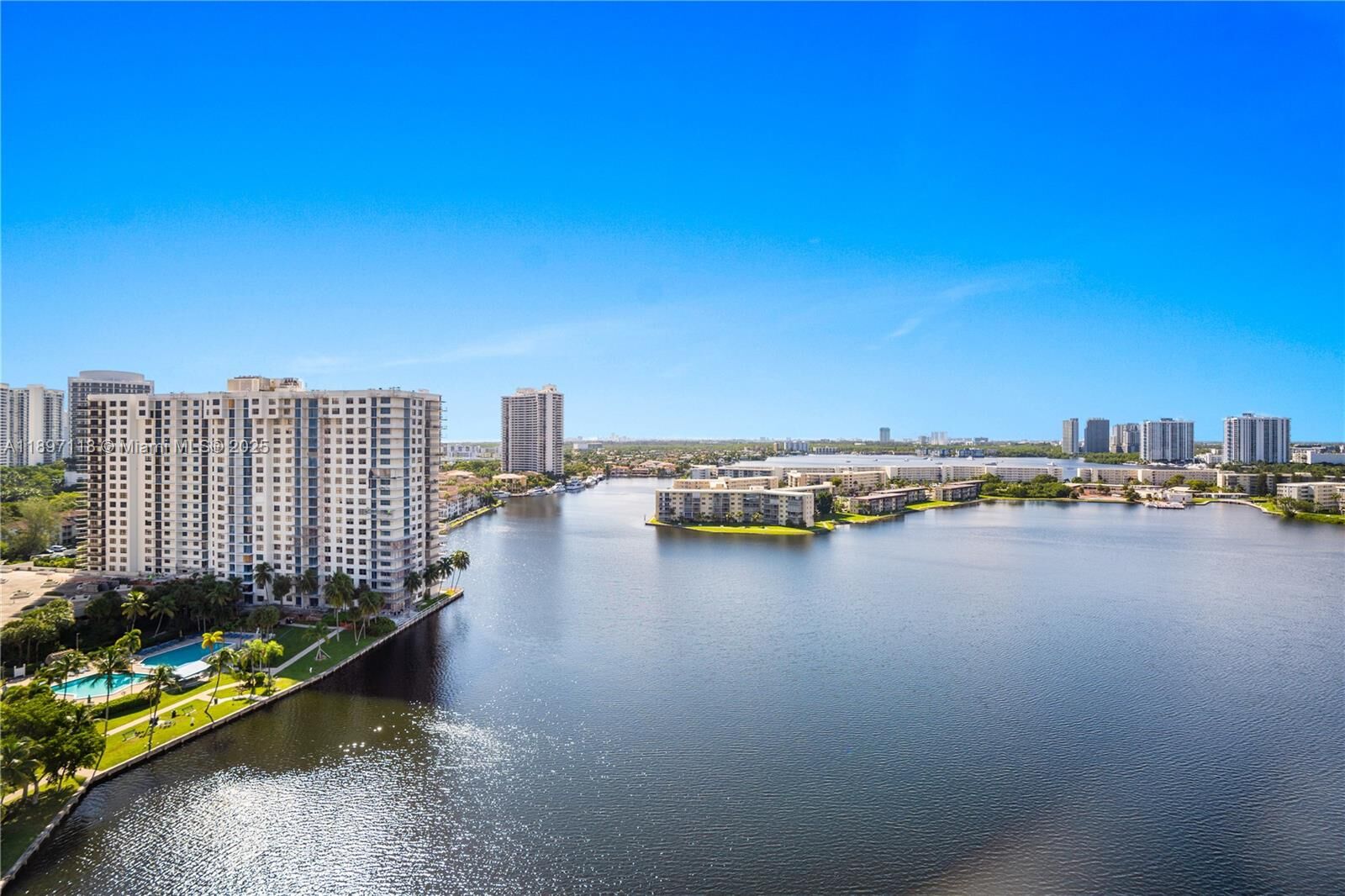 Property Photo: 2851 NE 183rd St 1816E FL 33160