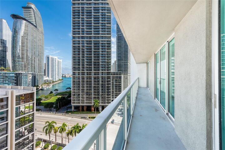 Property Photo:  500 Brickell Av 1505  FL 33131 