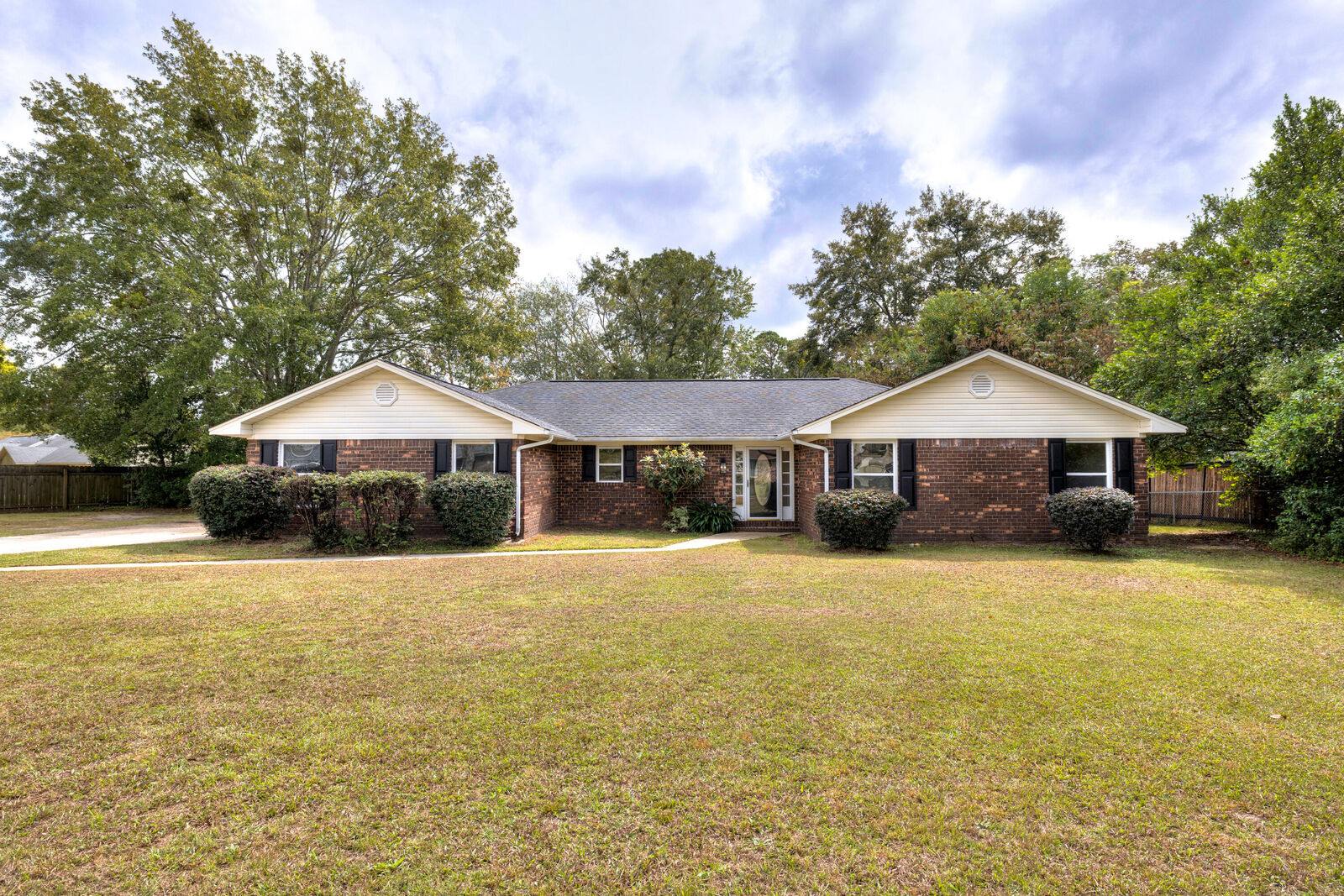 Property Photo:  2202 Gingko Drive  SC 29150 