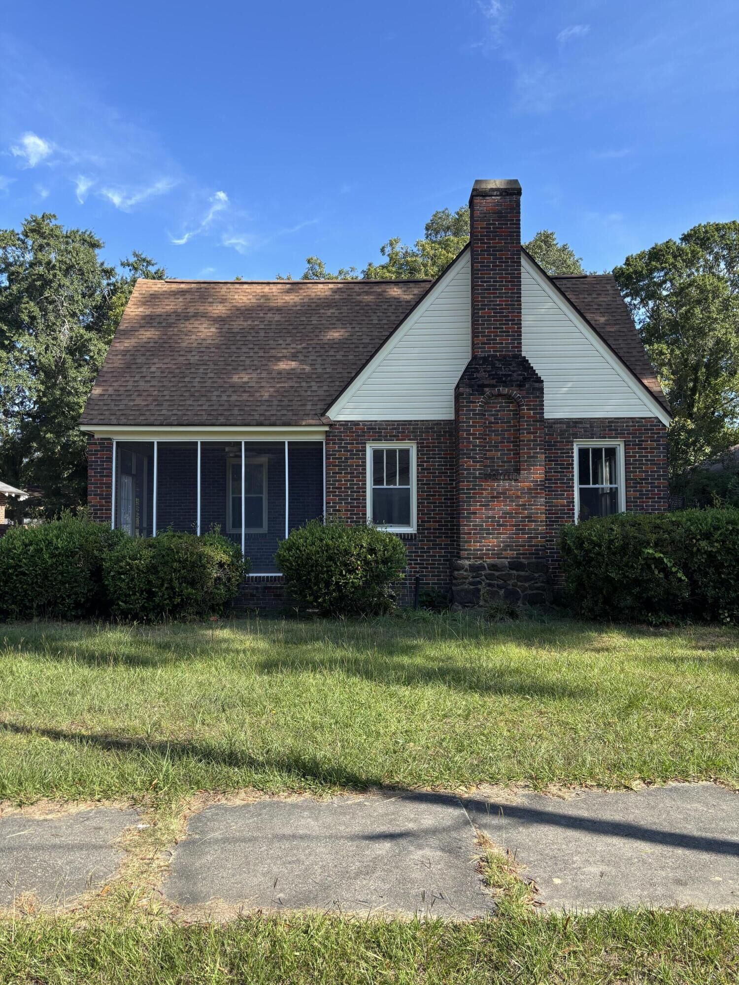 Property Photo: 41 W Charlotte Avenue SC 29150