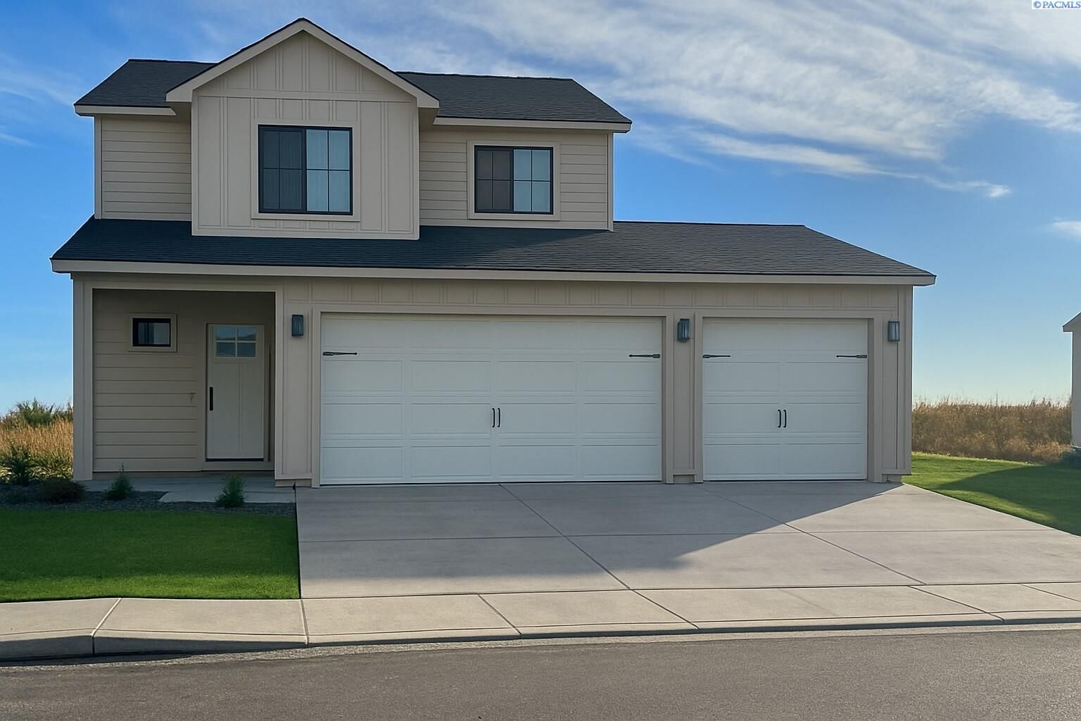 Property Photo:  500 Amberly Ave  WA 98930 