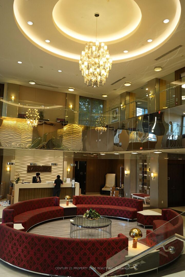 Photo de la propriété: 6 Eva Road 1303 ON M9C 0B1