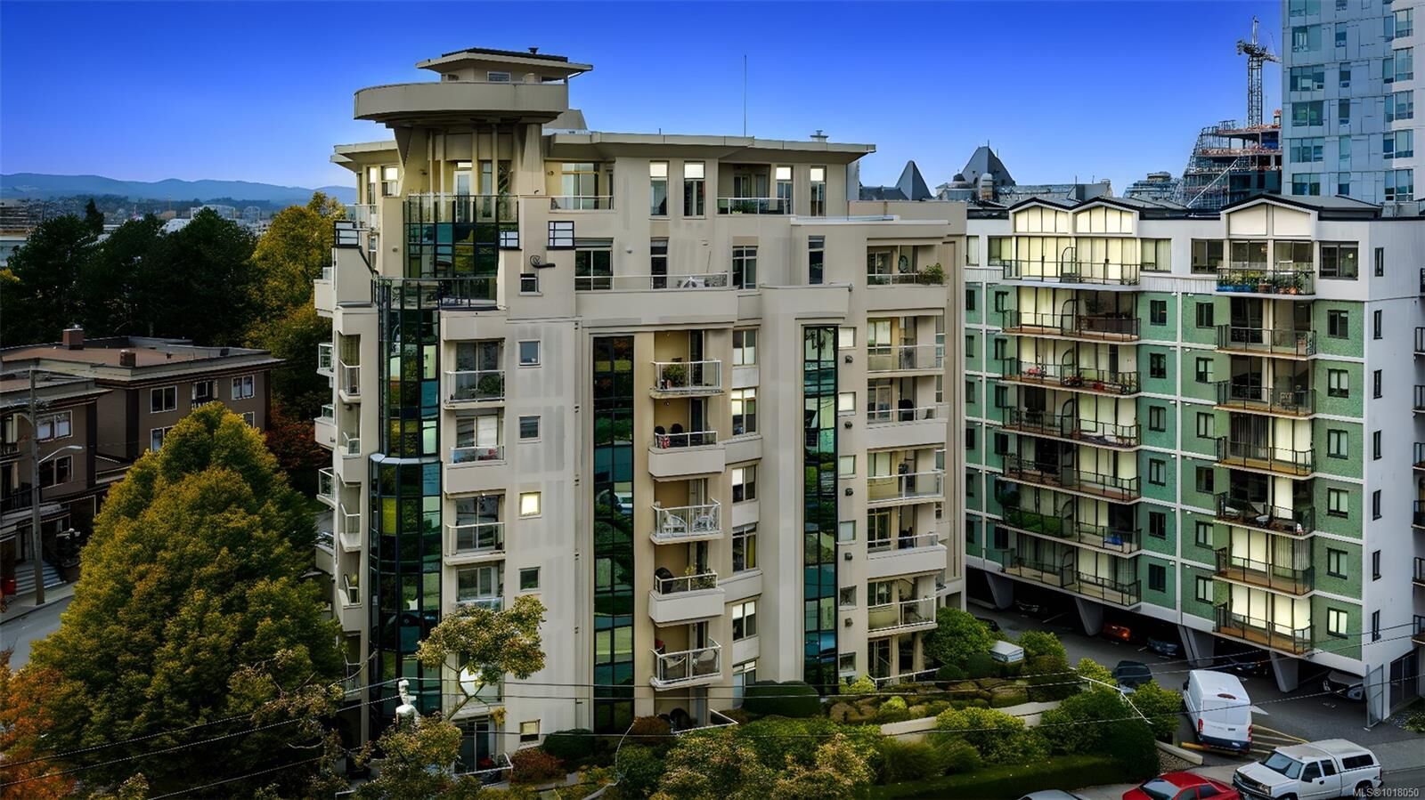 Property Photo: 605 Douglas St 101 BC V8V 2P9