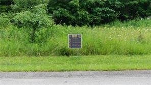 Property Photo:  314 Long Branch Dr  PA 16105 