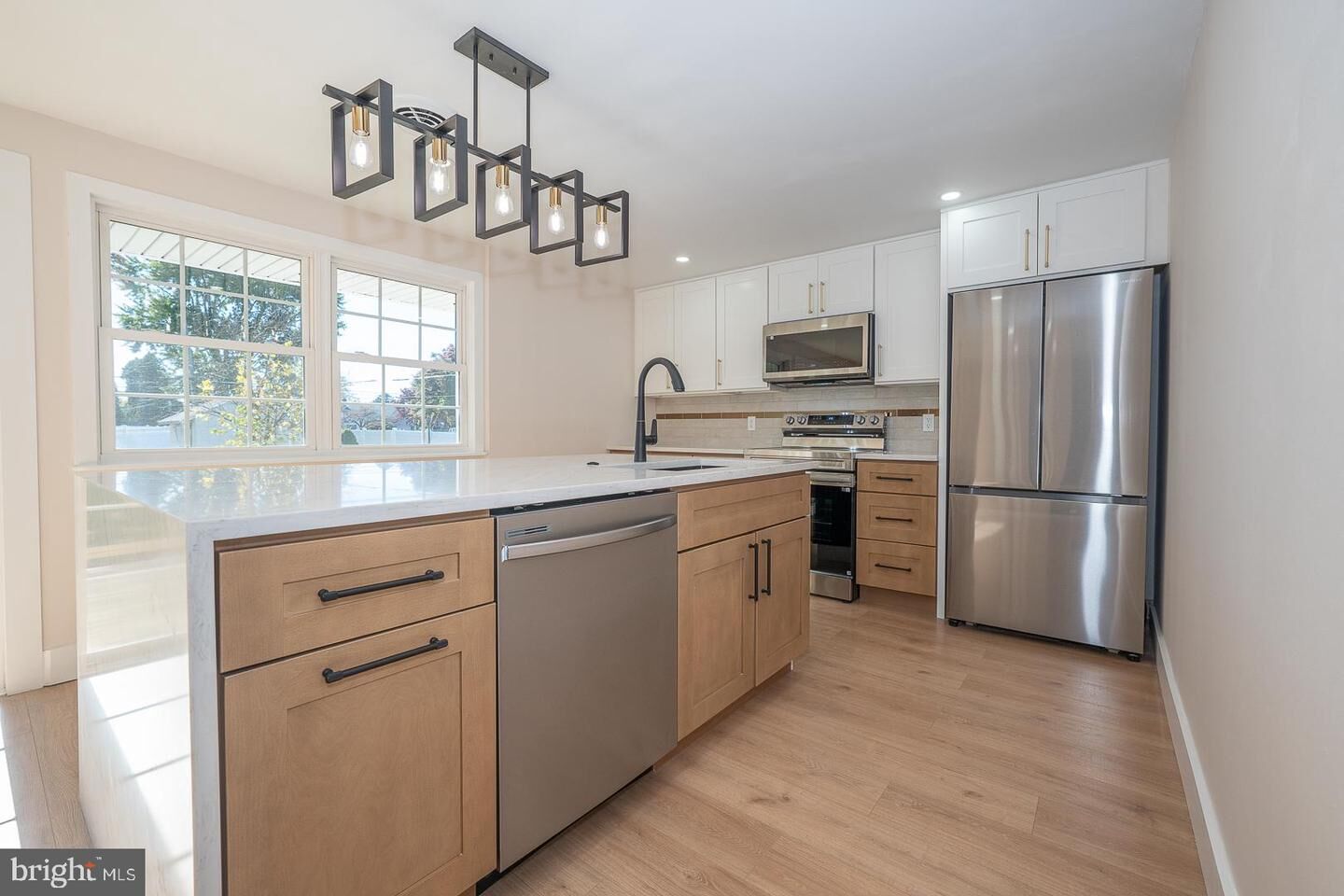 Property Photo:  2900 E County Line Road  PA 19040