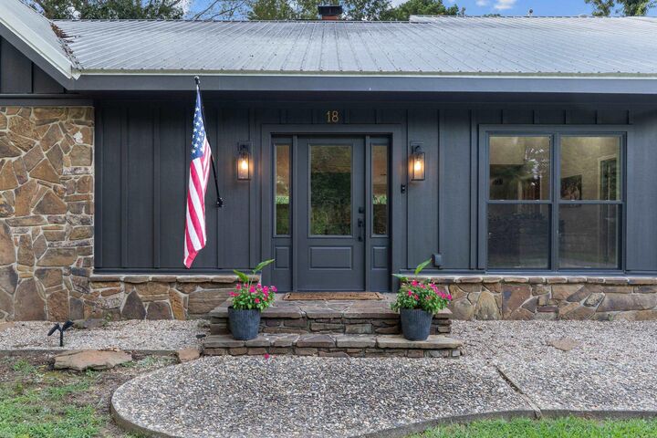 Property Photo: 18 Riviera Drive AR 72034