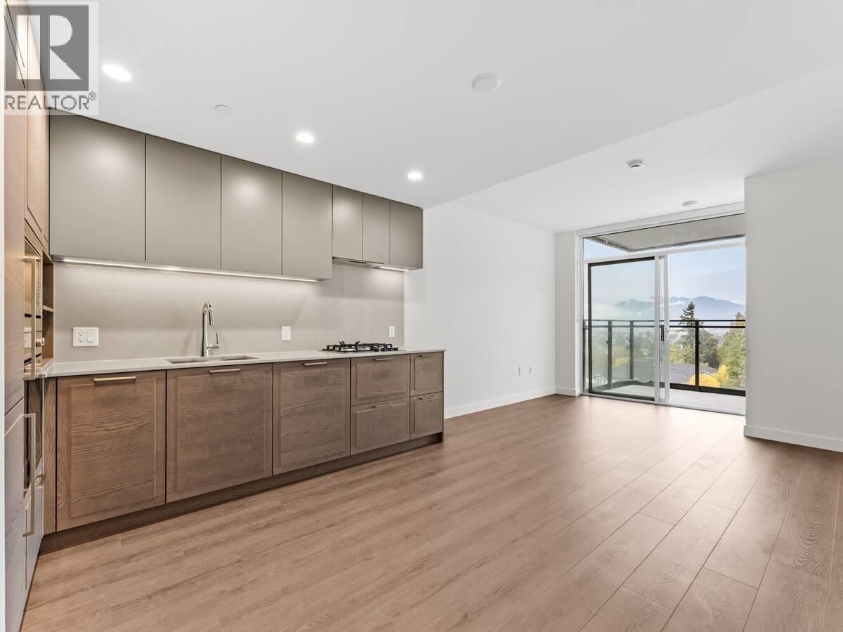 Property Photo:  5685 Halley Avenue 1601  BC V5H 2P8 