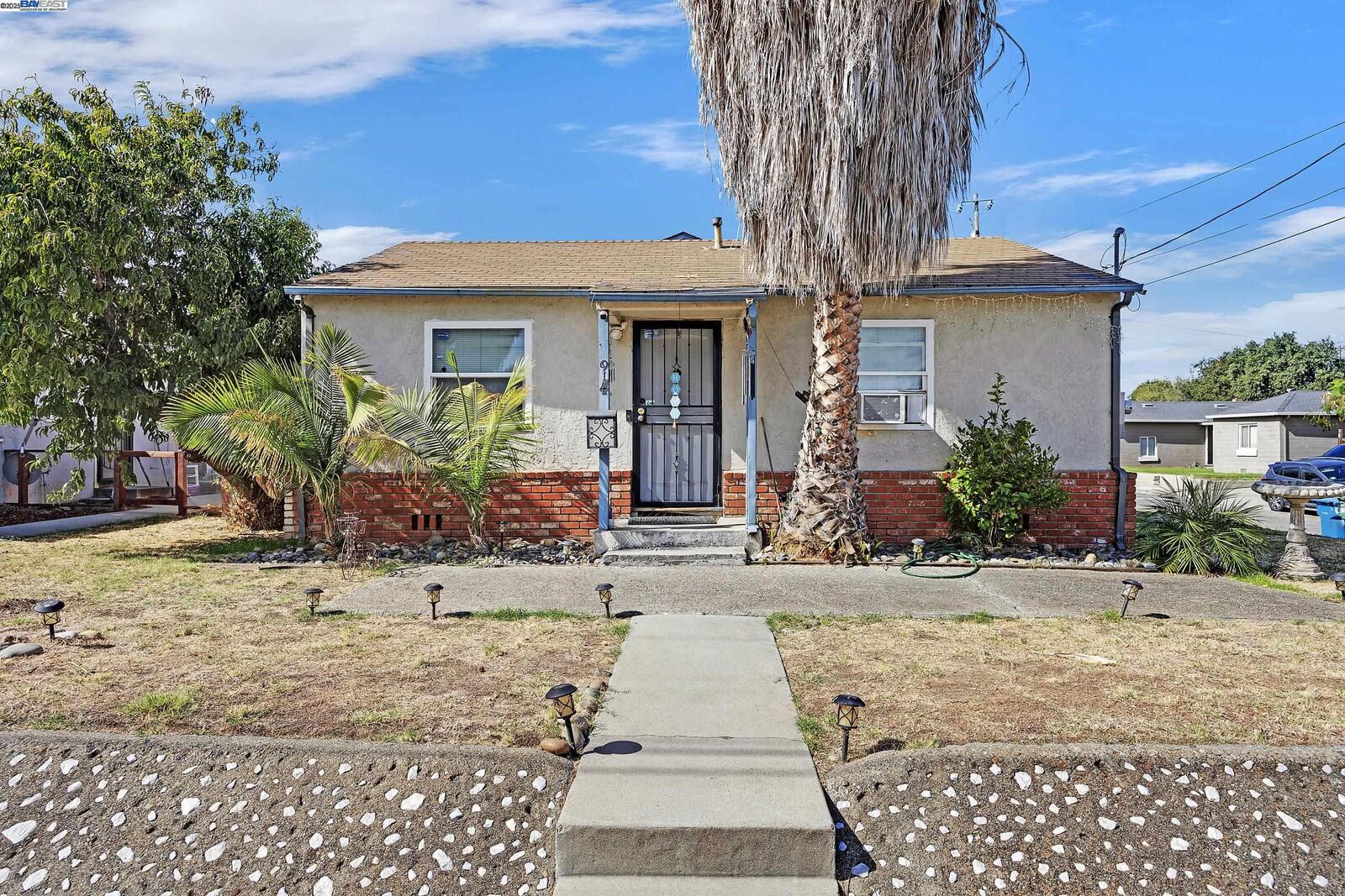 Property Photo:  914 Marie Ave  CA 94509
