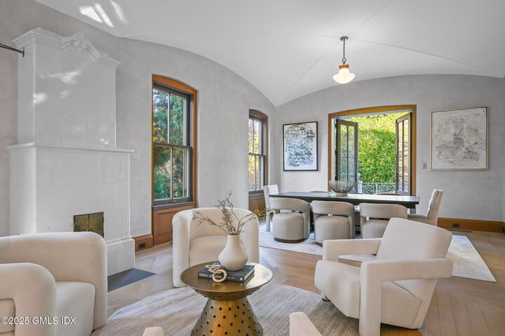 Property Photo:  16 Martin Dale North  CT 06830 