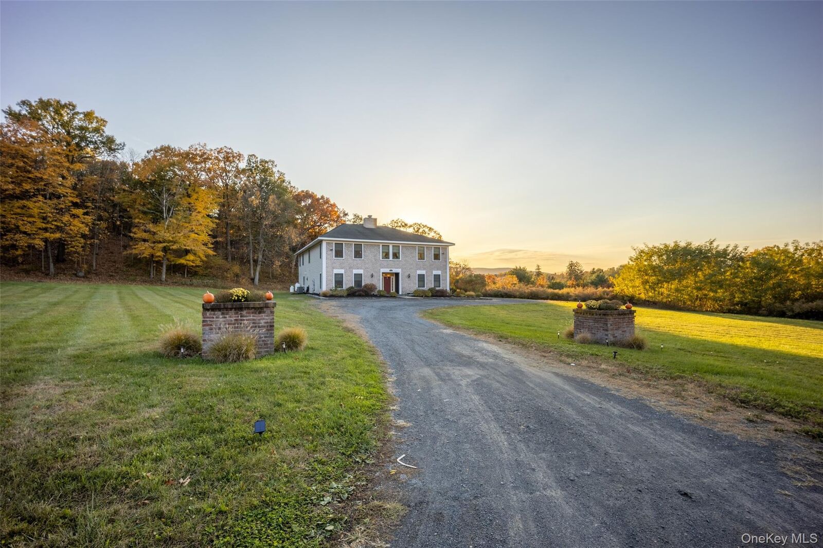 Property Photo: 2145 US Highway 9W NY 12518