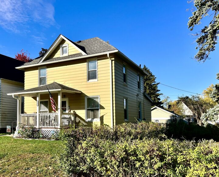 Property Photo: 715 Ellwood Avenue IL 60115
