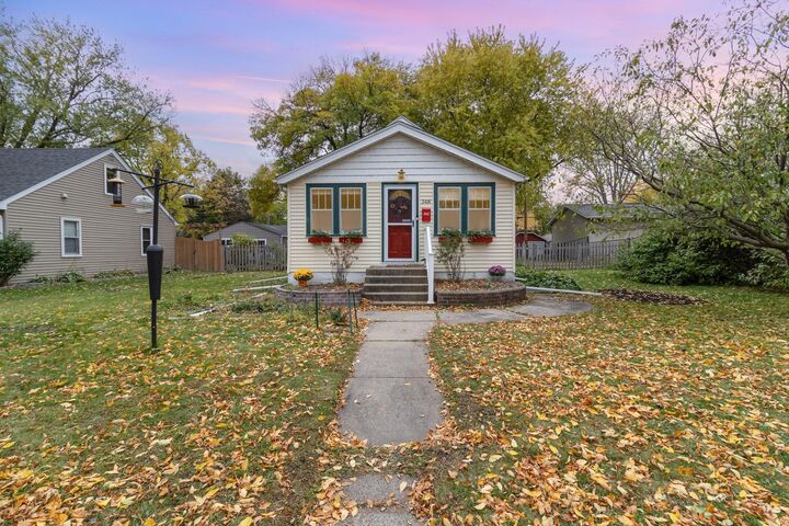 Property Photo:  3416 Sumter Avenue S  MN 55426