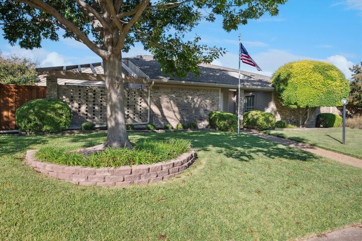 Property Photo: 4009 Weyburn Place TX 75023