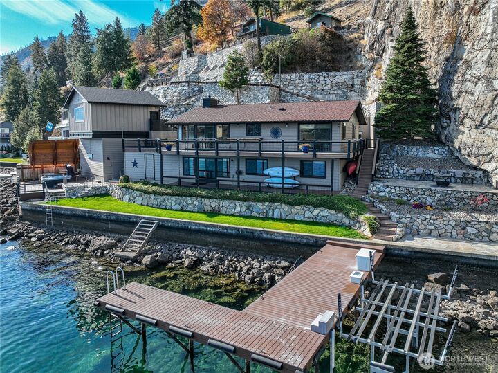 Property Photo:  10370 S Lakeshore Rd  WA 98816