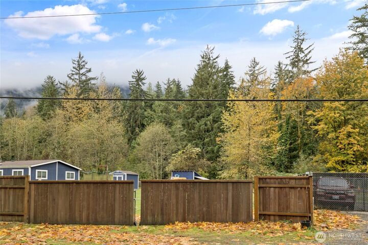 Property Photo:  135  Xx 415th Way SE  WA 98045