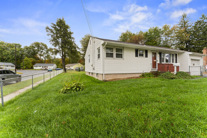 Property Photo:  117 East Harold Street  CT 06002
