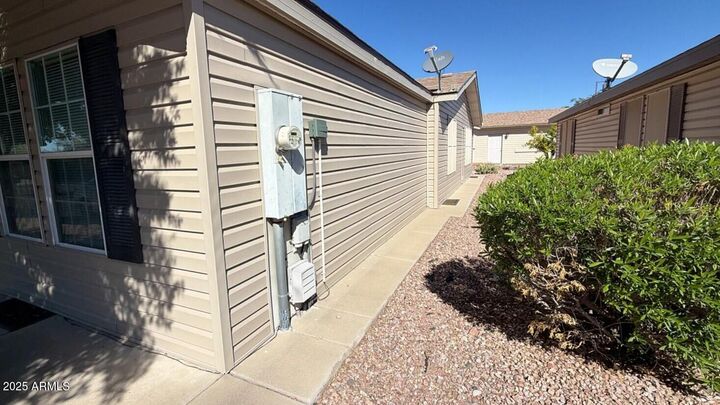 Property Photo:  3301 S Goldfield Road 1015  AZ 85119 