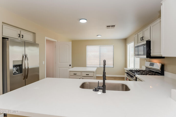 Property Photo:  1361 W Corriente Drive  AZ 85143