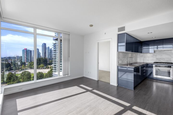 Property Photo:  6700 Dunblane Avenue 1701  BC V5H 0J3