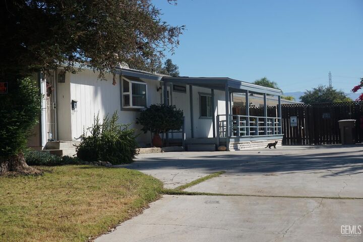 Property Photo:  5909 Cliffwood Way  CA 93306 