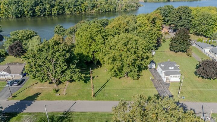 Property Photo:  285 Erin Road  NY 14103