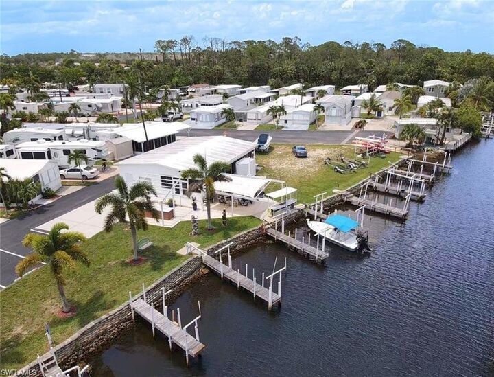 Property Photo:  123 Cedar Ln 42  FL 34114 