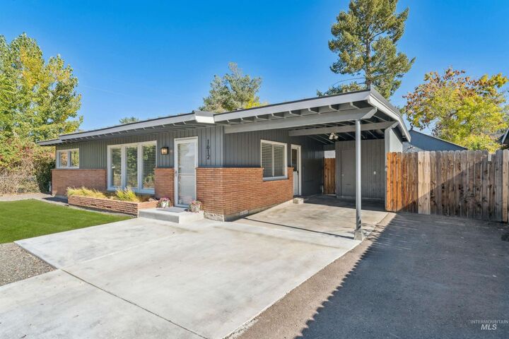 Property Photo:  1612 S Latah Street  ID 83705