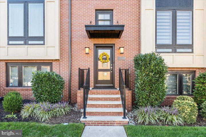 Property Photo:  17 E Hartwick Drive  NJ 08558