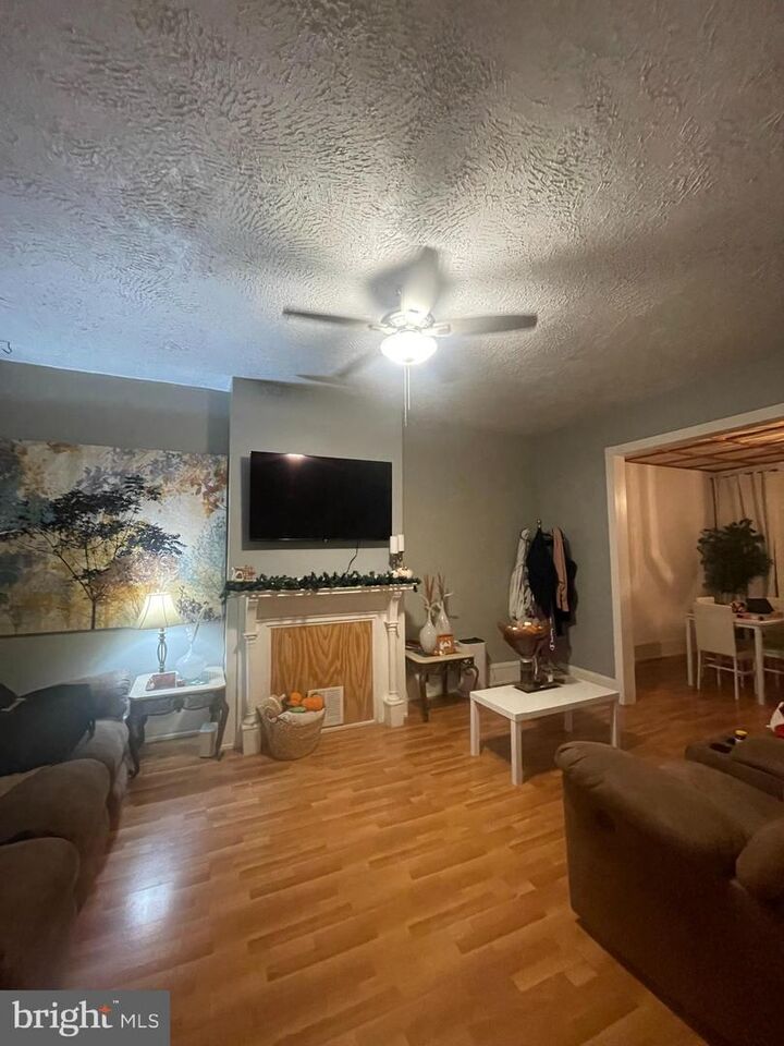 Property Photo:  3018 N Franklin Street  PA 19133