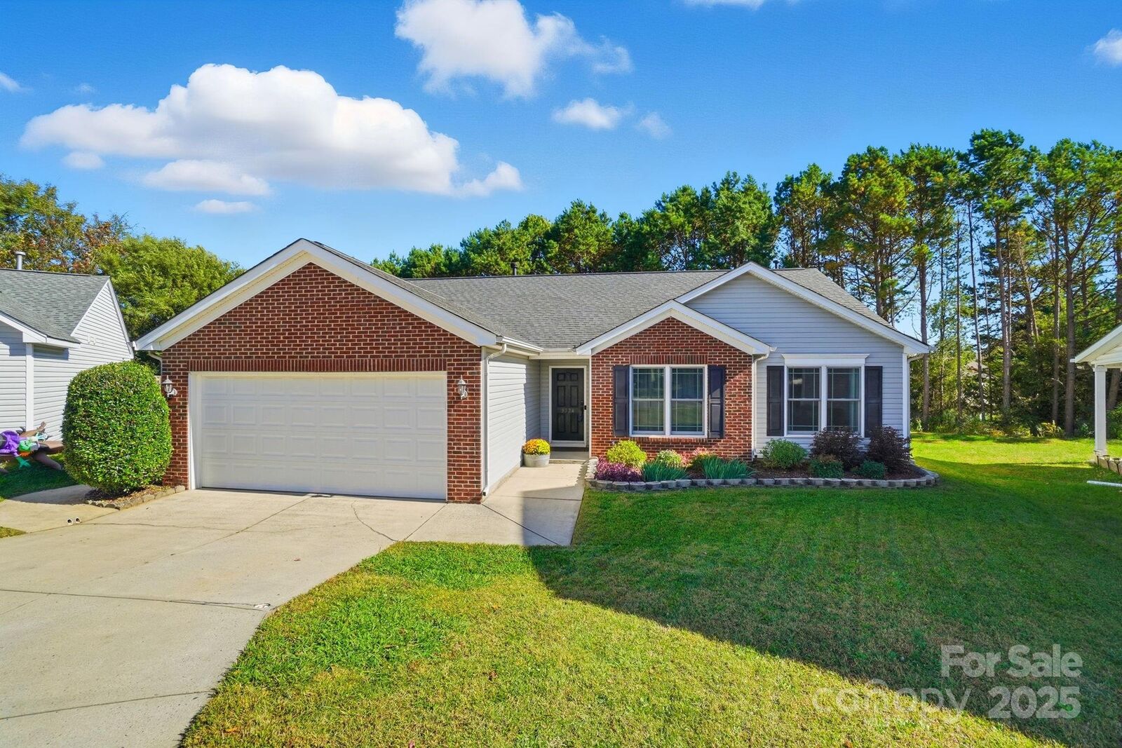 Property Photo:  3324 Covelo Court  NC 28262