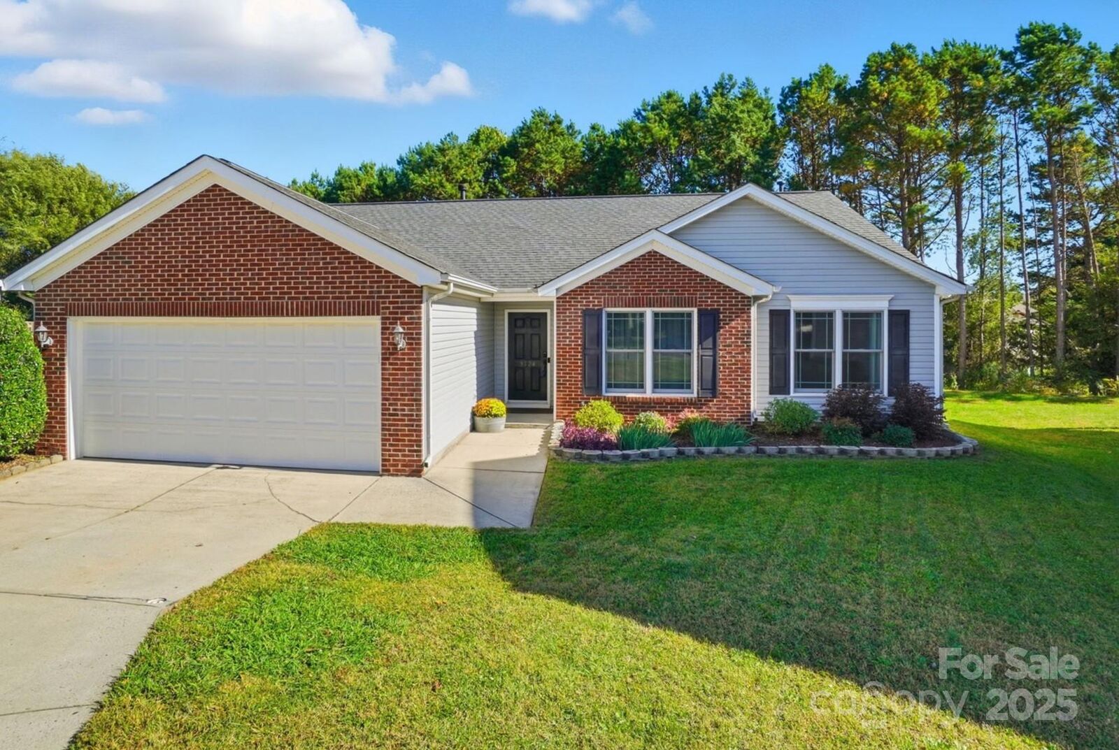 Property Photo:  3324 Covelo Court  NC 28262