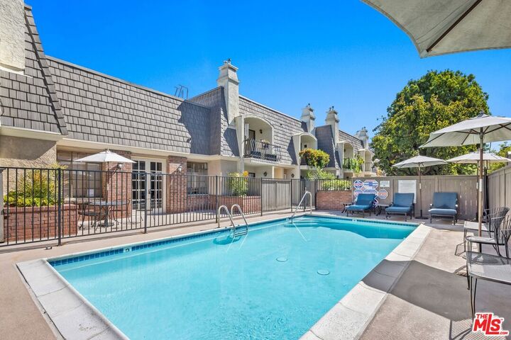 Property Photo:  620 1/2 Wilcox Ave  CA 90004 